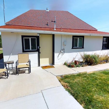 Hot Tub And Grandma'S Cottage, Charming And Nostalgic Blanding Exterior photo